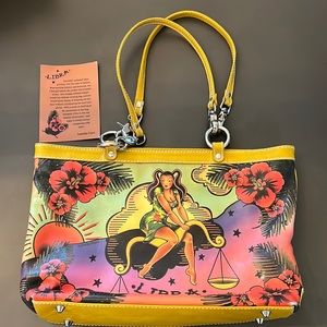 Authentic & Rare zodiac Libra Isabella Fiore purse ♎️